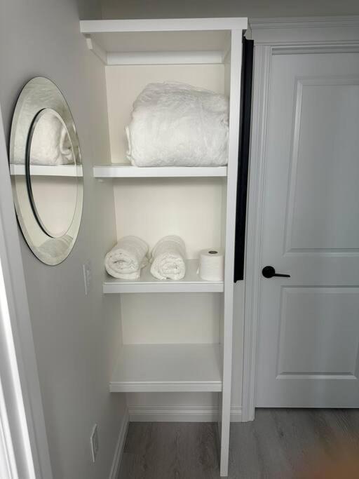 Award Winning Boho Paradise Sunlit Modern Suite YYC 외부 사진