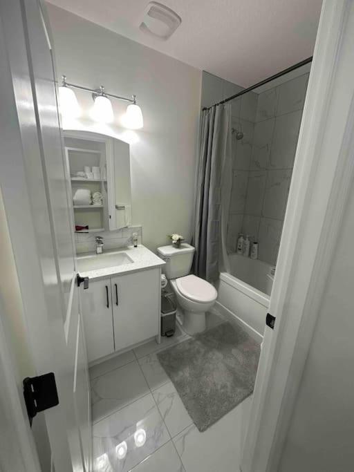 Award Winning Boho Paradise Sunlit Modern Suite YYC 외부 사진