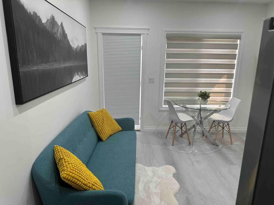 Award Winning Boho Paradise Sunlit Modern Suite YYC 외부 사진
